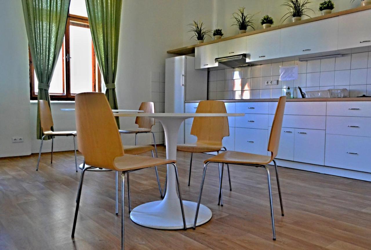 Hostel U Sv. Stepana Литомержице Экстерьер фото